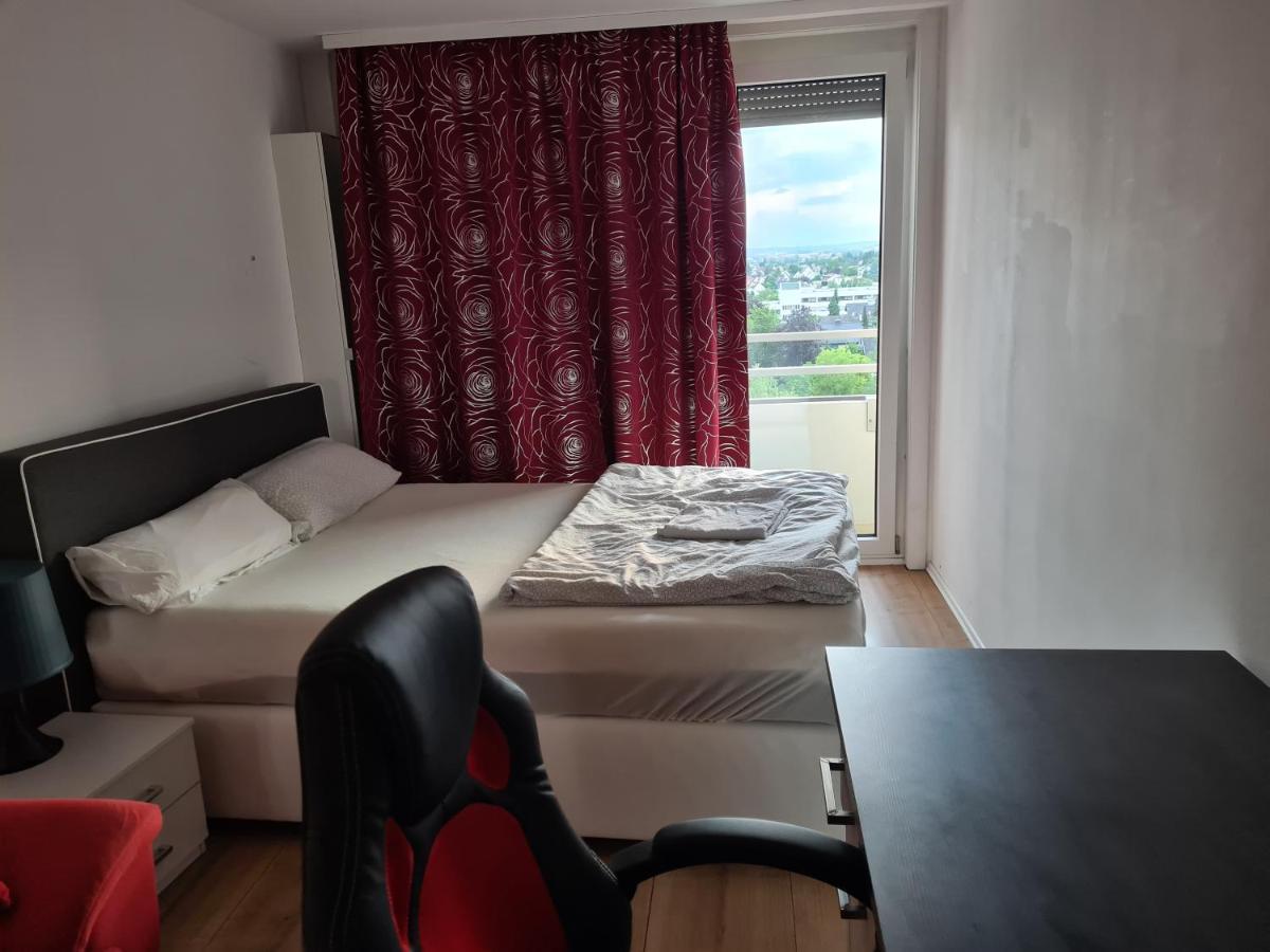Sehr Schoene Drei Zimmer Deluex Wohnung In 진델핑겐 외부 사진